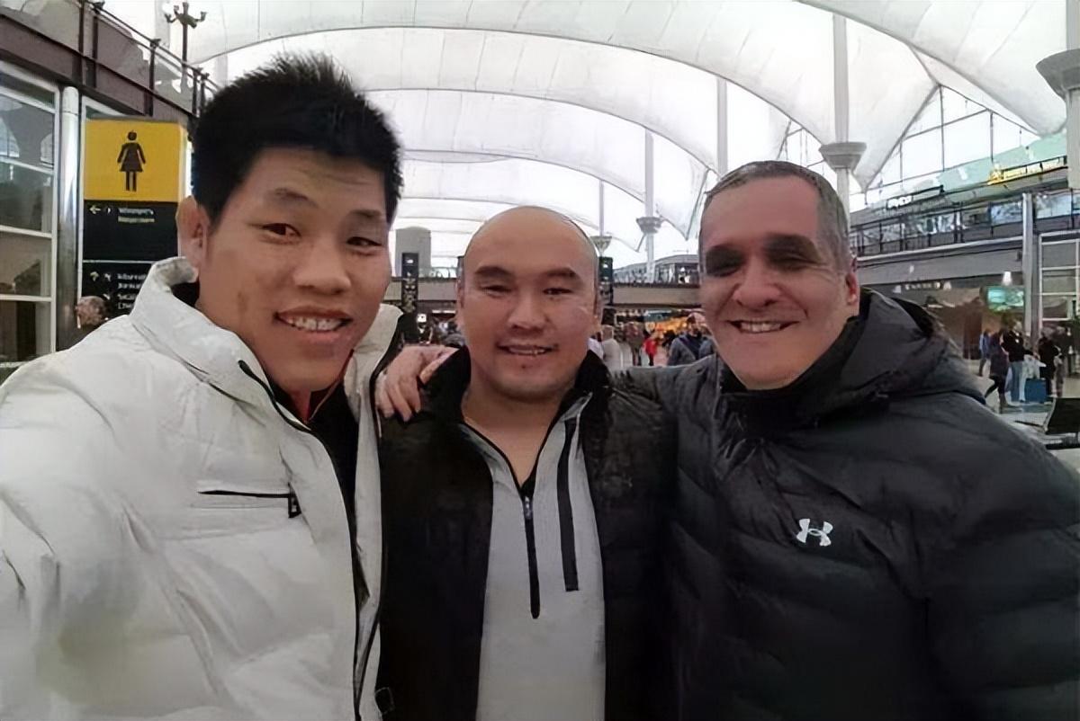 女vs男格斗视频直播，当不公平变成流量密码，我们到底在看什么？